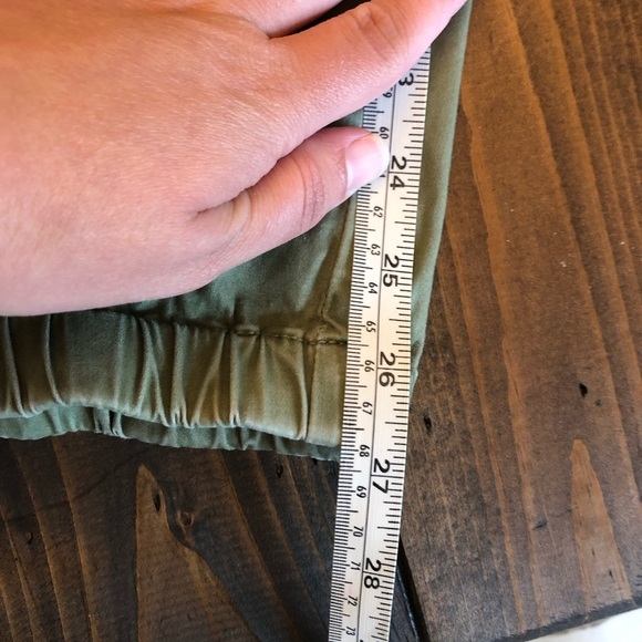 CAbi Olive Green Traveler Cargo Jogger Pants Utility Pockets Zippered Legs Sz 10 - Picture 13 of 13